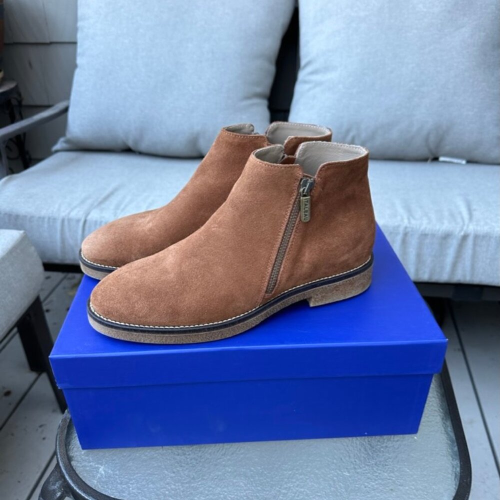 New in box Italeau Waterproof Foliana Booties  (handmade in Italy)  Size 38